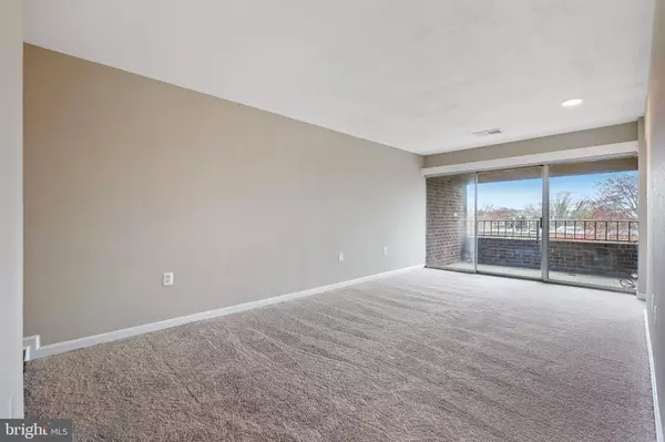 Gaithersburg, MD 20877,454 GIRARD ST #303