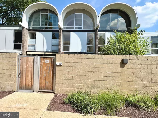 1352 4TH ST SW, Washington, DC 20024