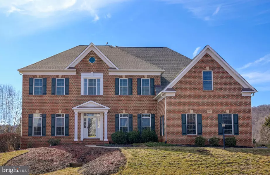 16013 GARRILAND DR, Leesburg, VA 20176