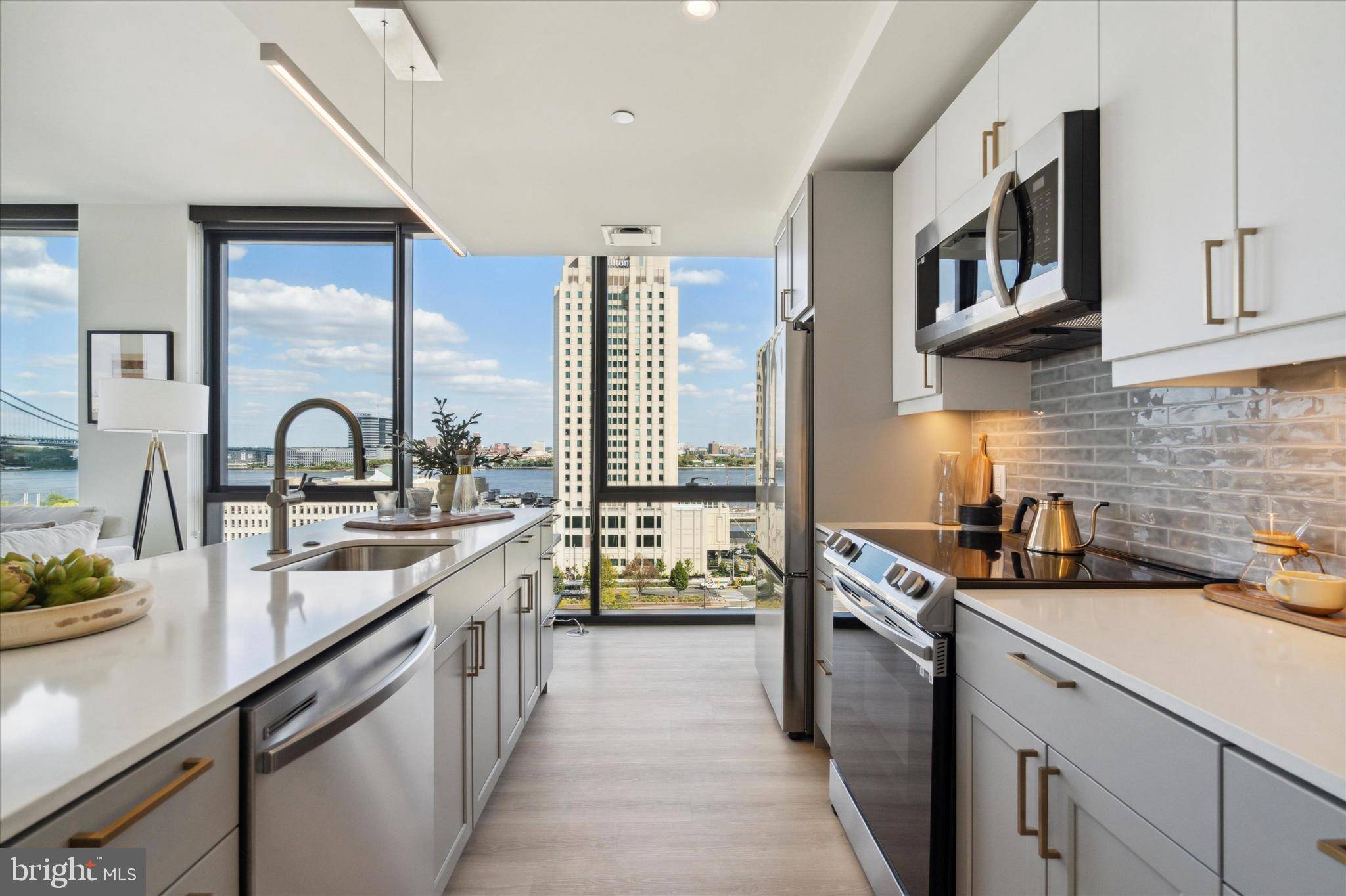 1-5 DOCK STREET #2102, Philadelphia, PA 19106