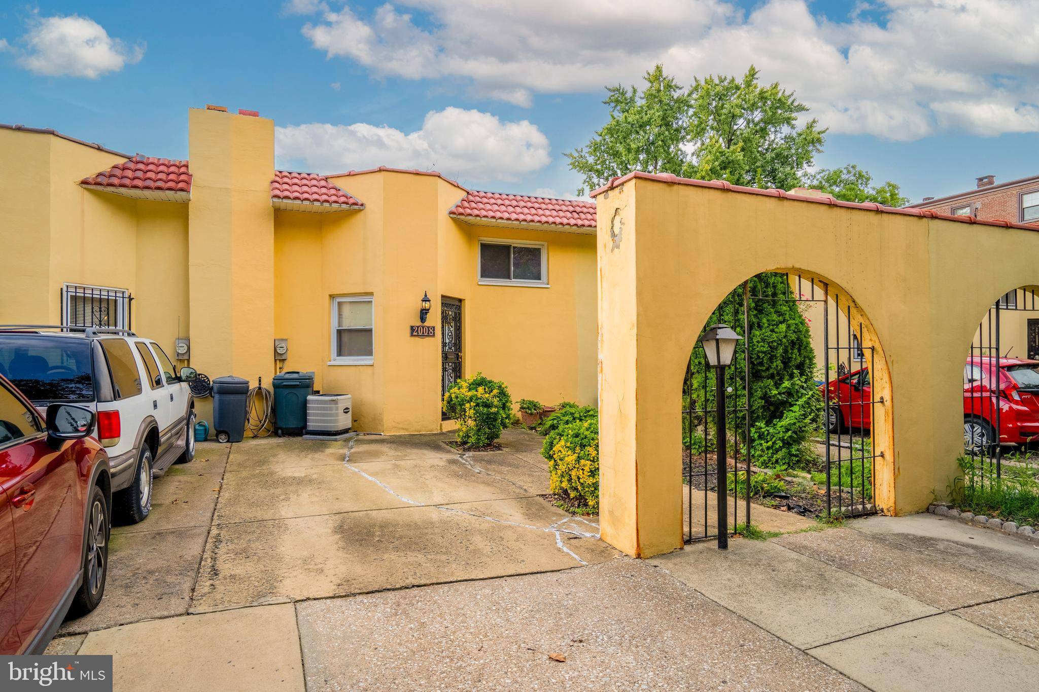 2008 GREEN ST, Philadelphia, PA 19130