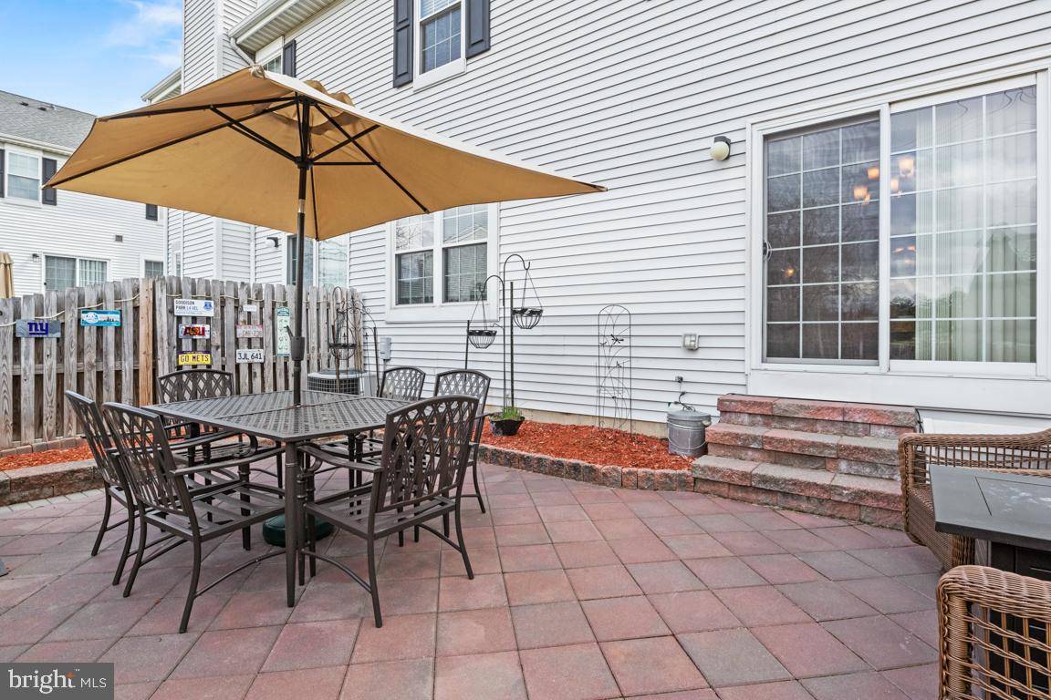 Warrington, PA 18976,802 PUTTER CT