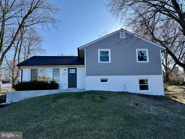 Capitol Heights, MD 20743,912 LOGWOOD RD