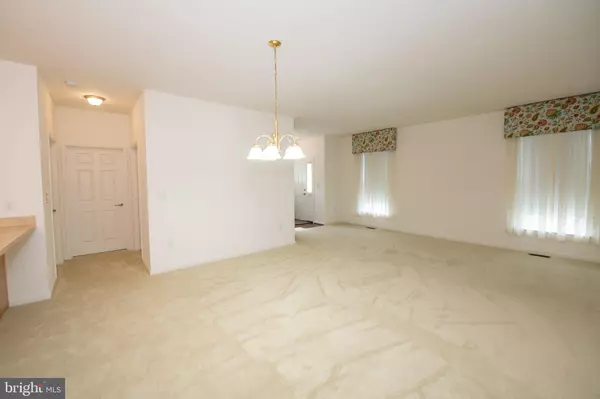 Philadelphia, PA 19116,15051 DAHLIA DR