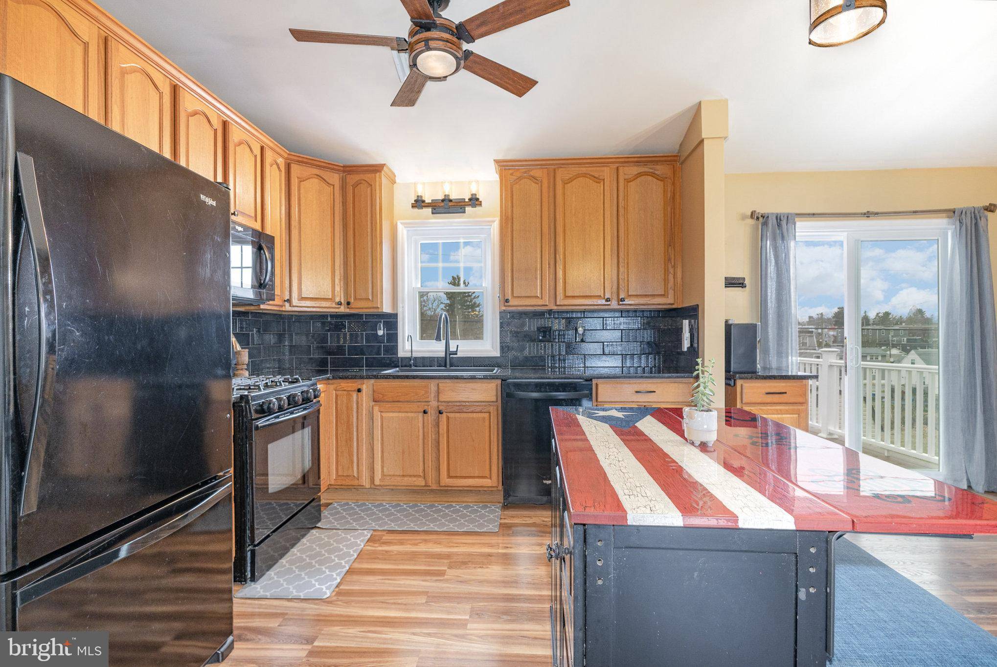 Hummelstown, PA 17036,211 N EAST ST