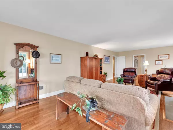 Lititz, PA 17543,225 W WOODS DR