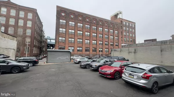 Philadelphia, PA 19106,246 N 3RD ST #4CD