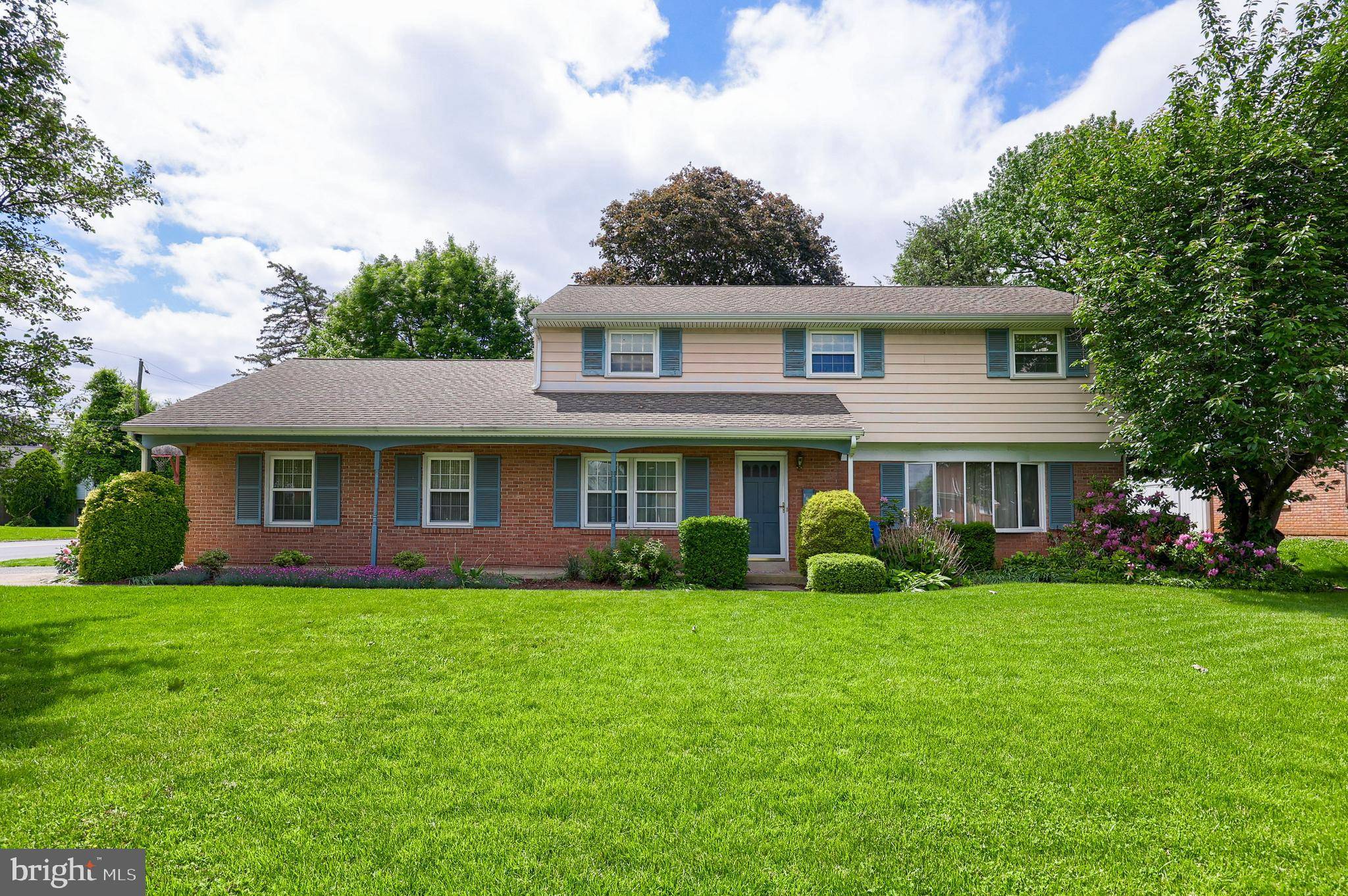 1606 RIDGEDALE DR, Lancaster, PA 17601