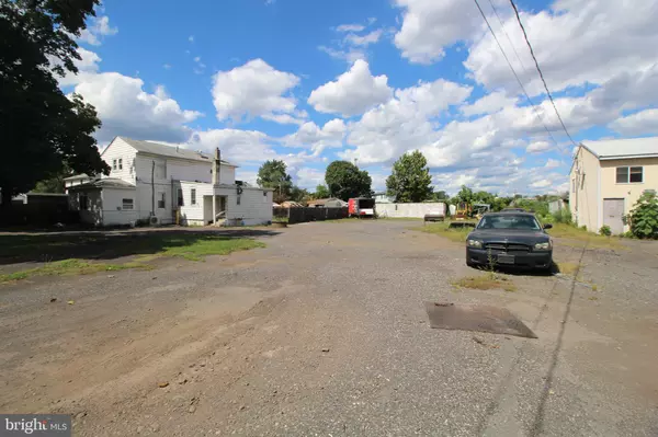 Morrisville, PA 19067,216 LEWIS AVE