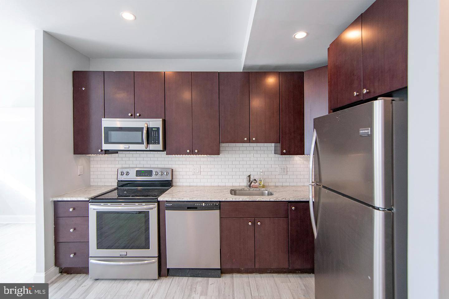Philadelphia, PA 19146,427-33 MONROE ST #103