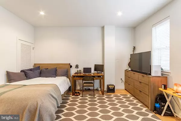 Philadelphia, PA 19147,507 S 8TH ST #103