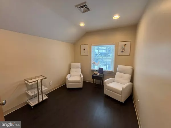 Cherry Hill, NJ 08034,103 E GATE DR