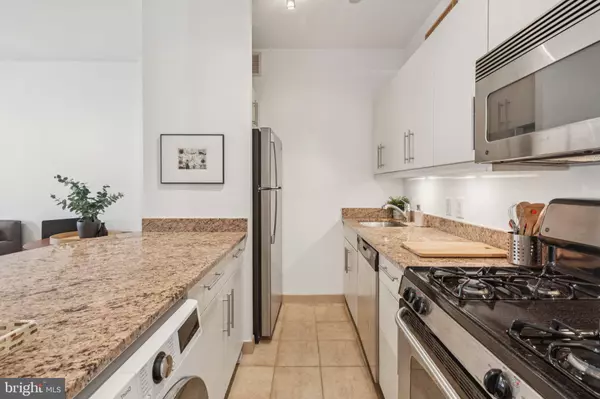 Philadelphia, PA 19103,219-29 S 18TH ST #1605