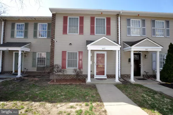 102 ROYAL COURT LN,  Camden,  NJ 08103