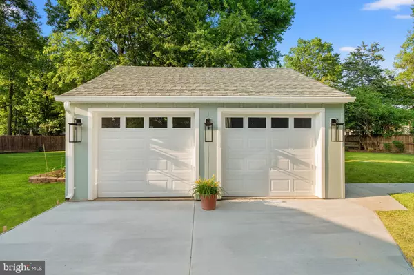 Alexandria, VA 22308,1112 NEAL DR