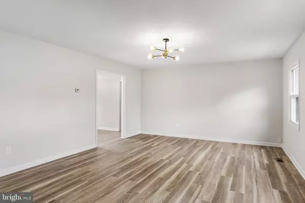 Willingboro, NJ 08046,5 MERCATOR LN