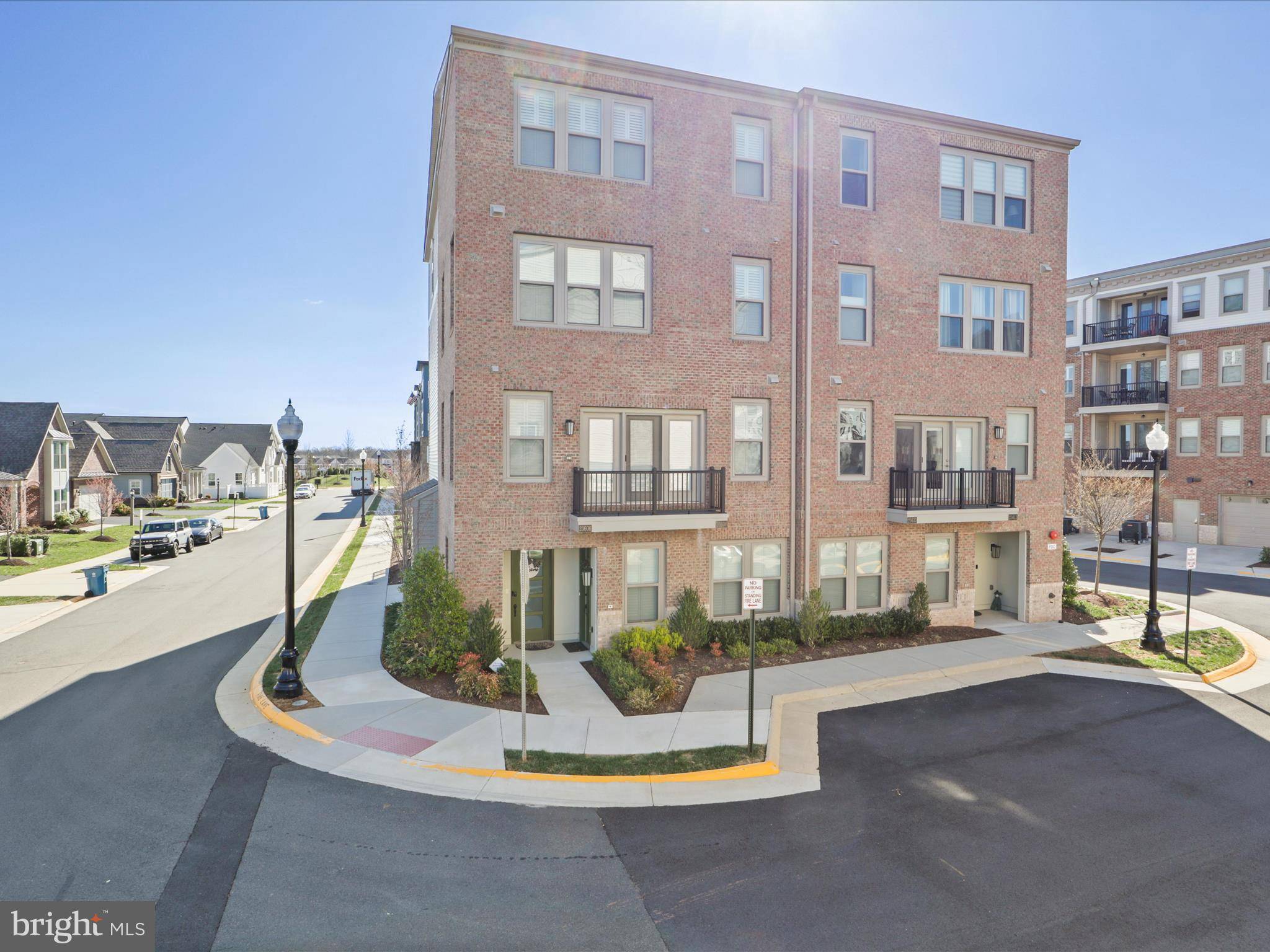 Ashburn, VA 20148,23606 HAVELOCK WALK TER