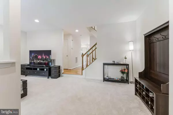 Burke, VA 22015,6712 SUNSET WOODS CT