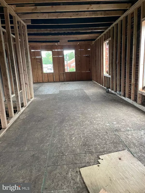 Camden, NJ 08105,41 N 24TH ST