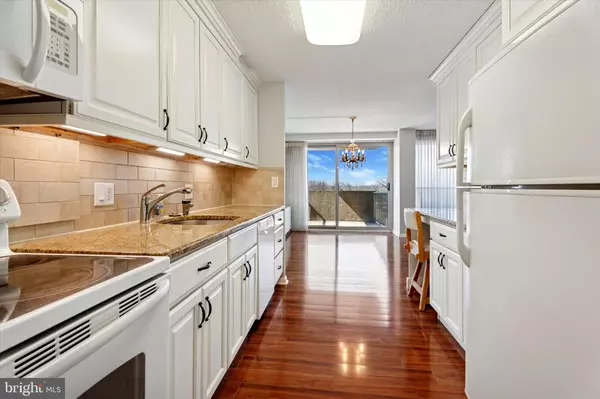 Wynnewood, PA 19096,1001 CITY AVE #WA-1008