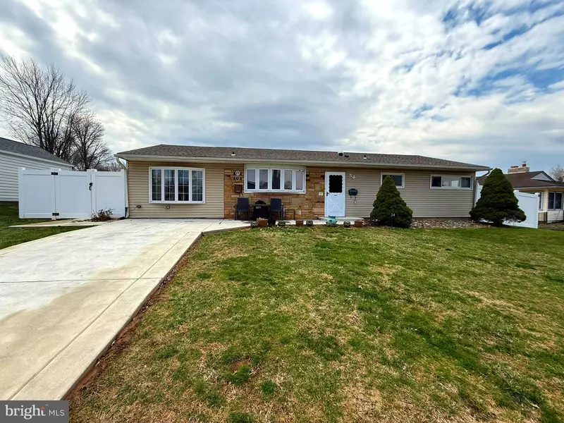 34 INKBERRY RD, Levittown, PA 19057