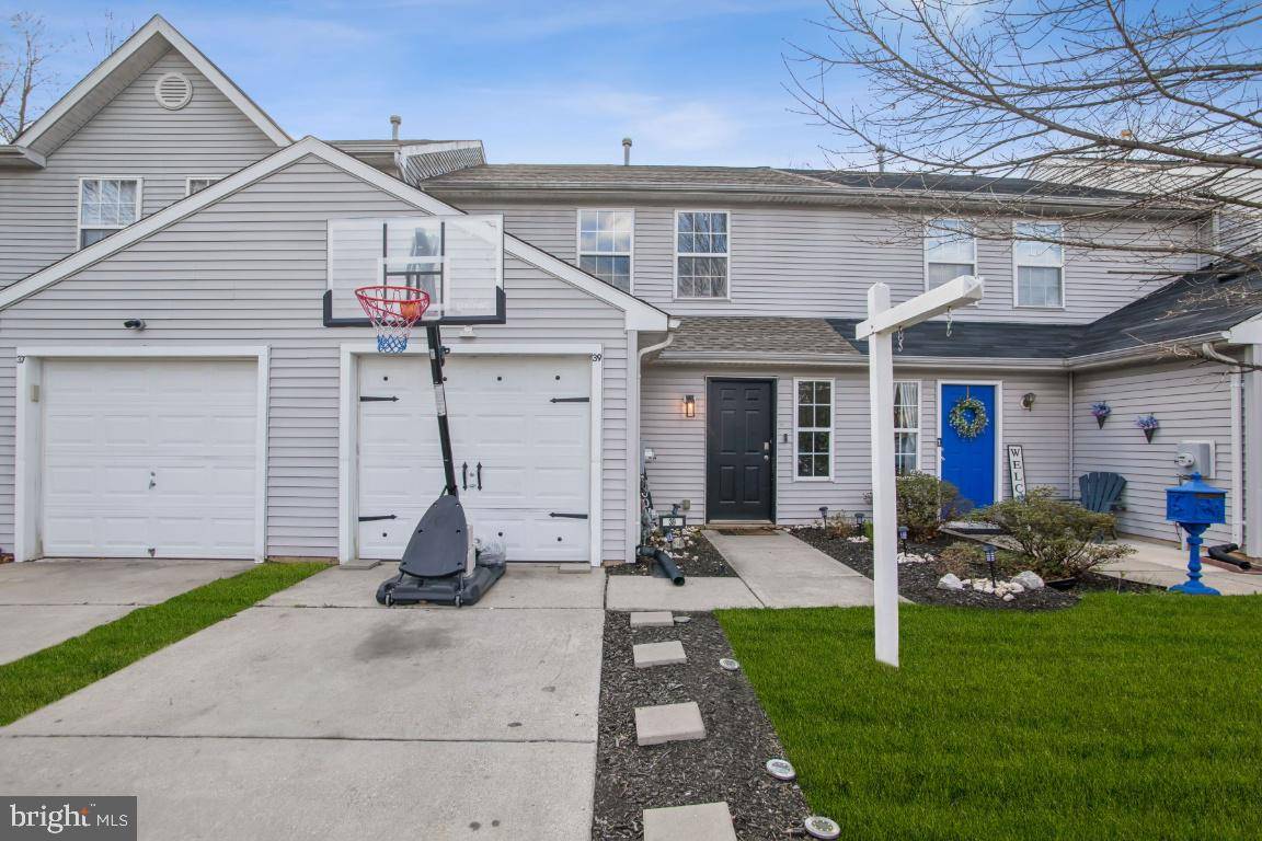 Sicklerville, NJ 08081,39 MEADOWRUE LN