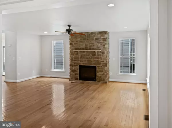 Leesburg, VA 20176,276 ARIEL DR NE