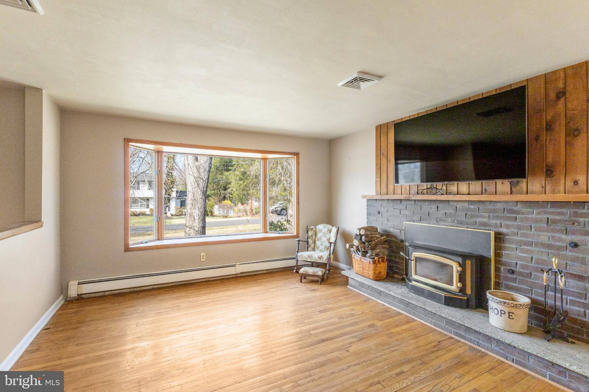 New Hope, PA 18938,7 WALTON DR