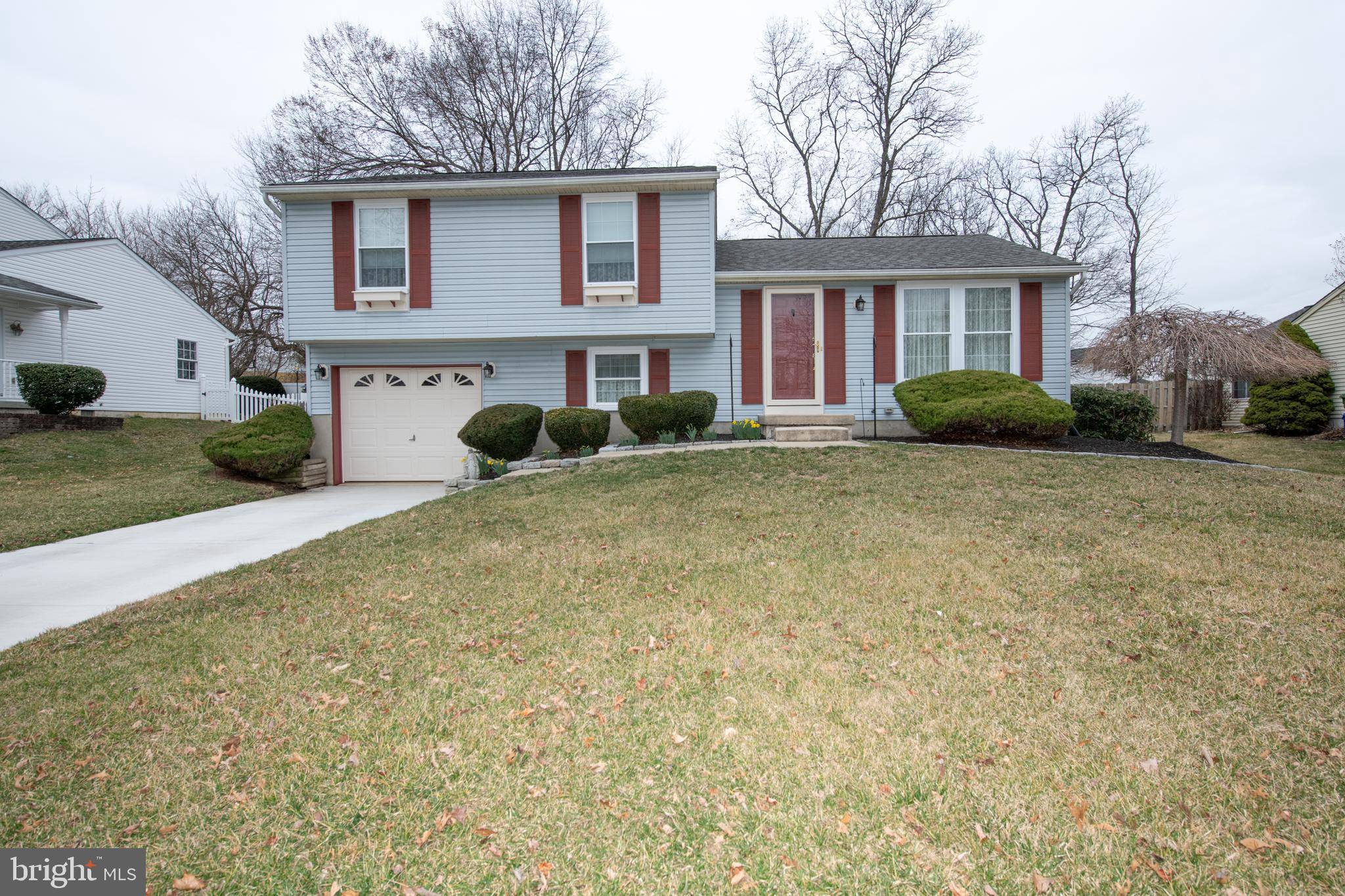 12 KINGSLEY AVE, Marlton, NJ 08053