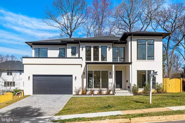 Arlington, VA 22207,4007 N STUART ST