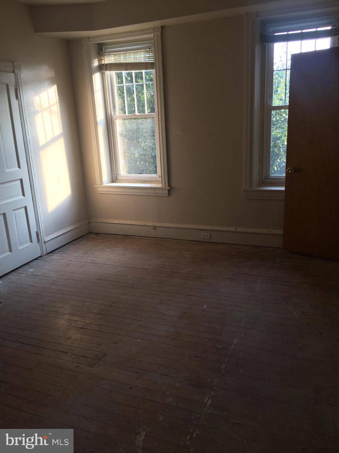 Philadelphia, PA 19128,414 ROXBOROUGH AVE #2R