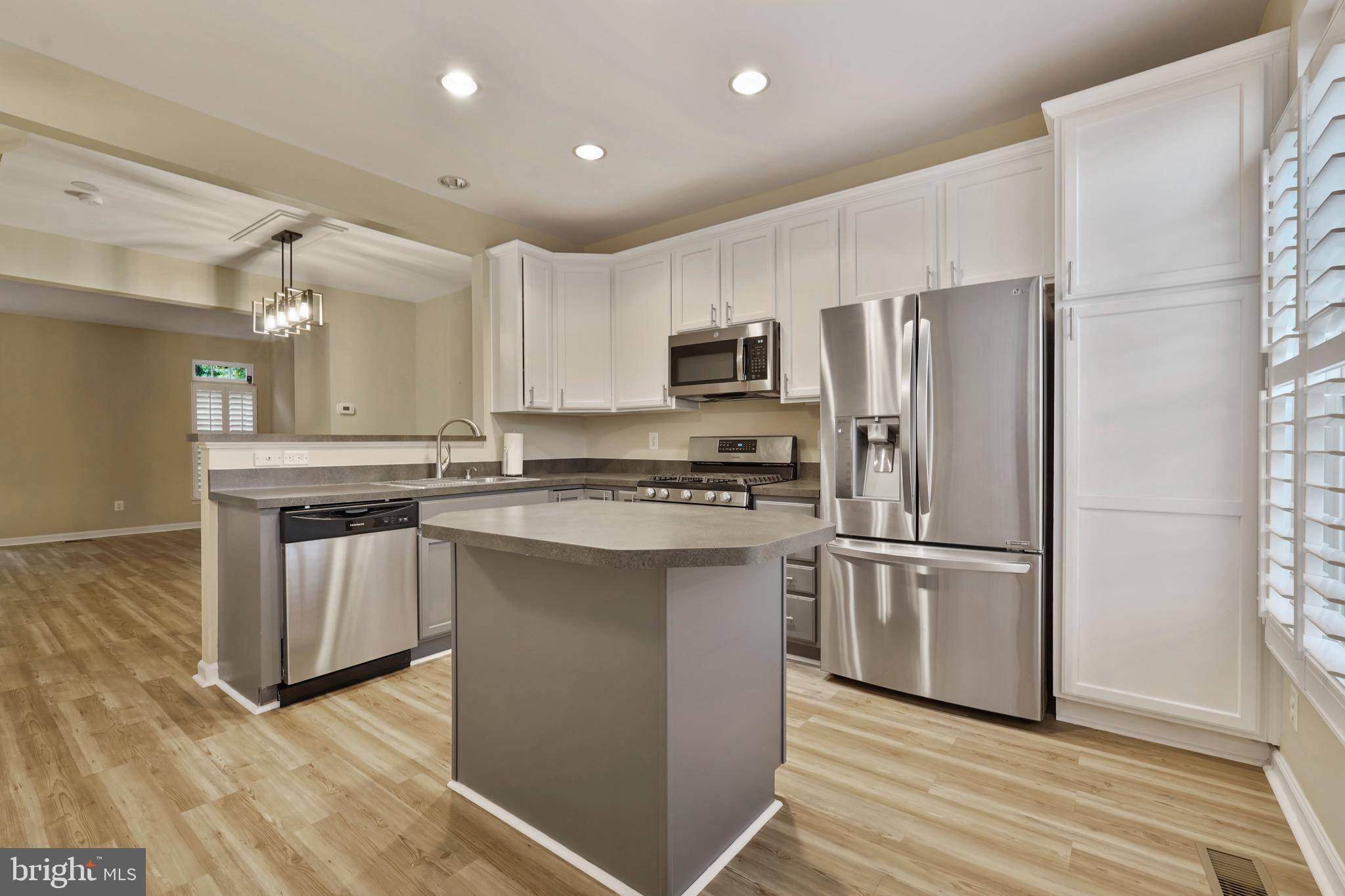 Alexandria, VA 22306,2977 HUNTINGTON GROVE SQ