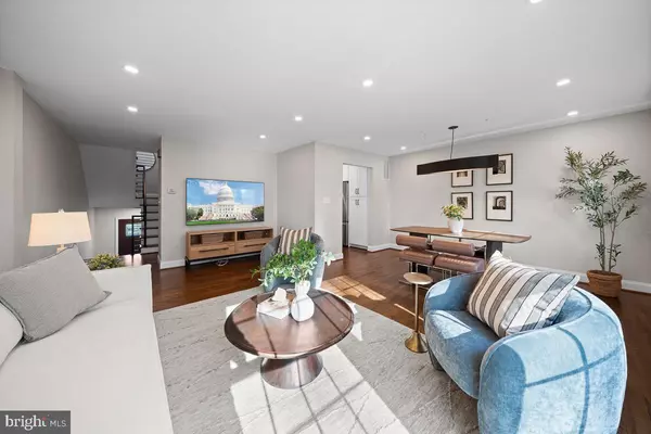 3146 CEDAR GROVE DR, Fairfax, VA 22031