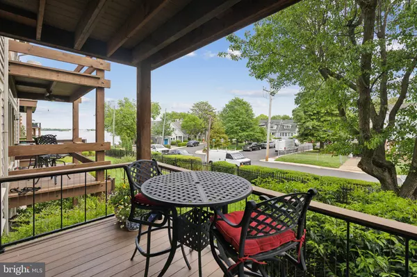 Annapolis, MD 21403,15 CHESAPEAKE LNDG