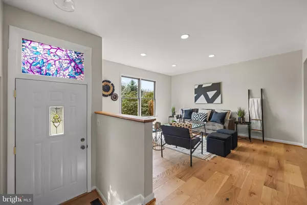 Lutherville Timonium, MD 21093,18 FARADAY DR