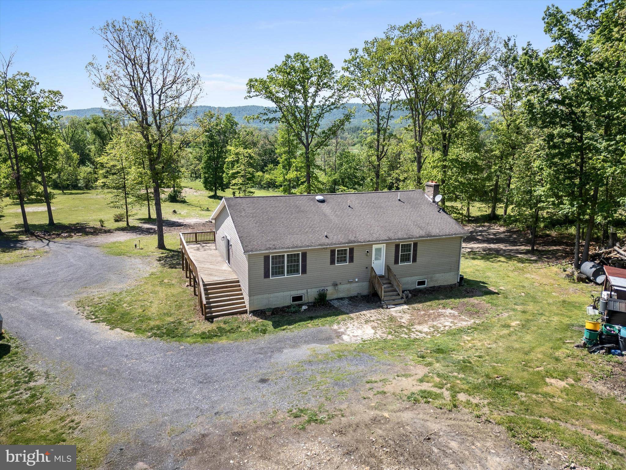 246 LOCUST LN, Edinburg, VA 22824