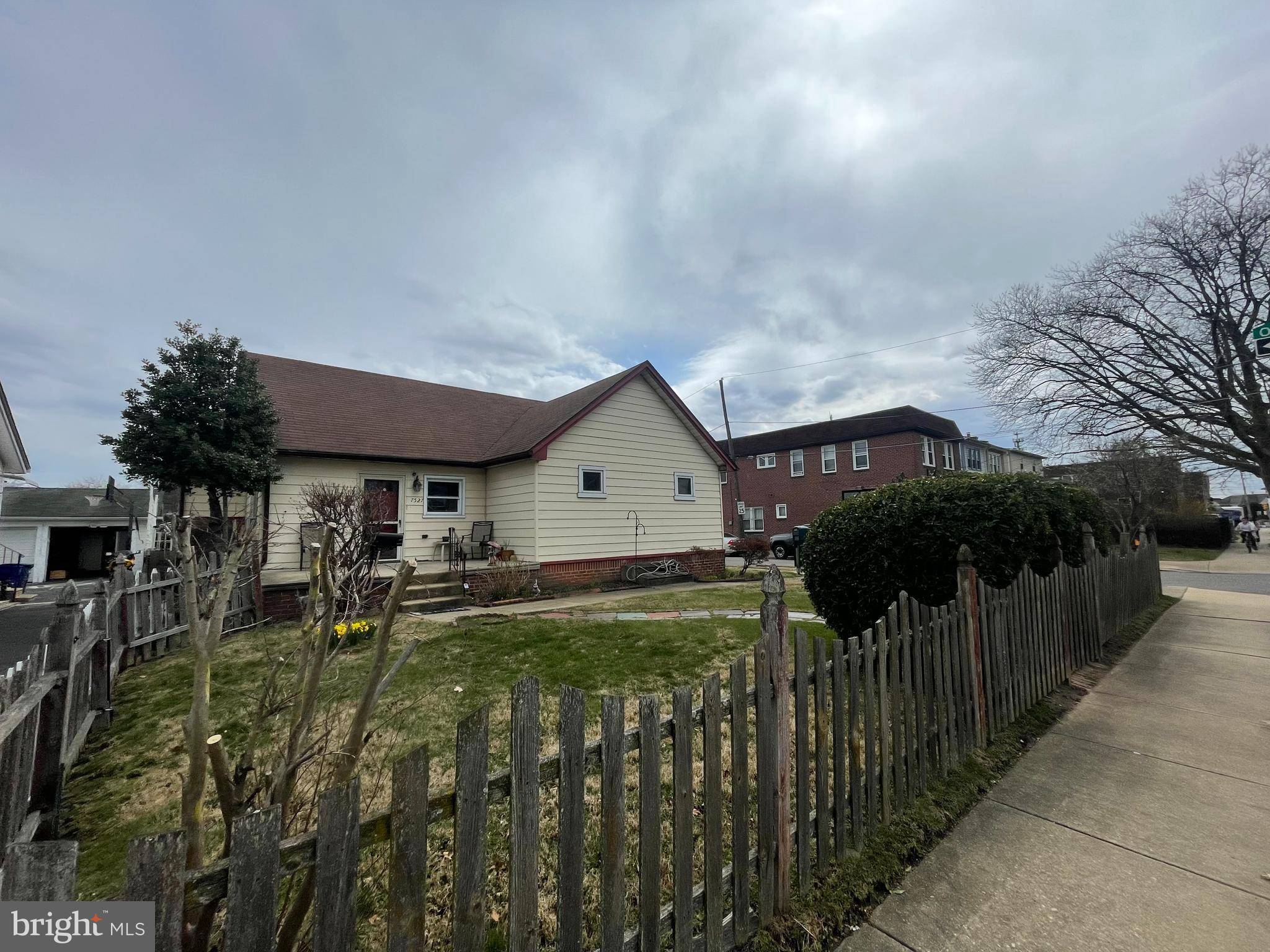Philadelphia, PA 19111,7527 VERREE RD