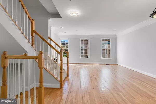 Alexandria, VA 22314,311 HEARTHSTONE MEWS