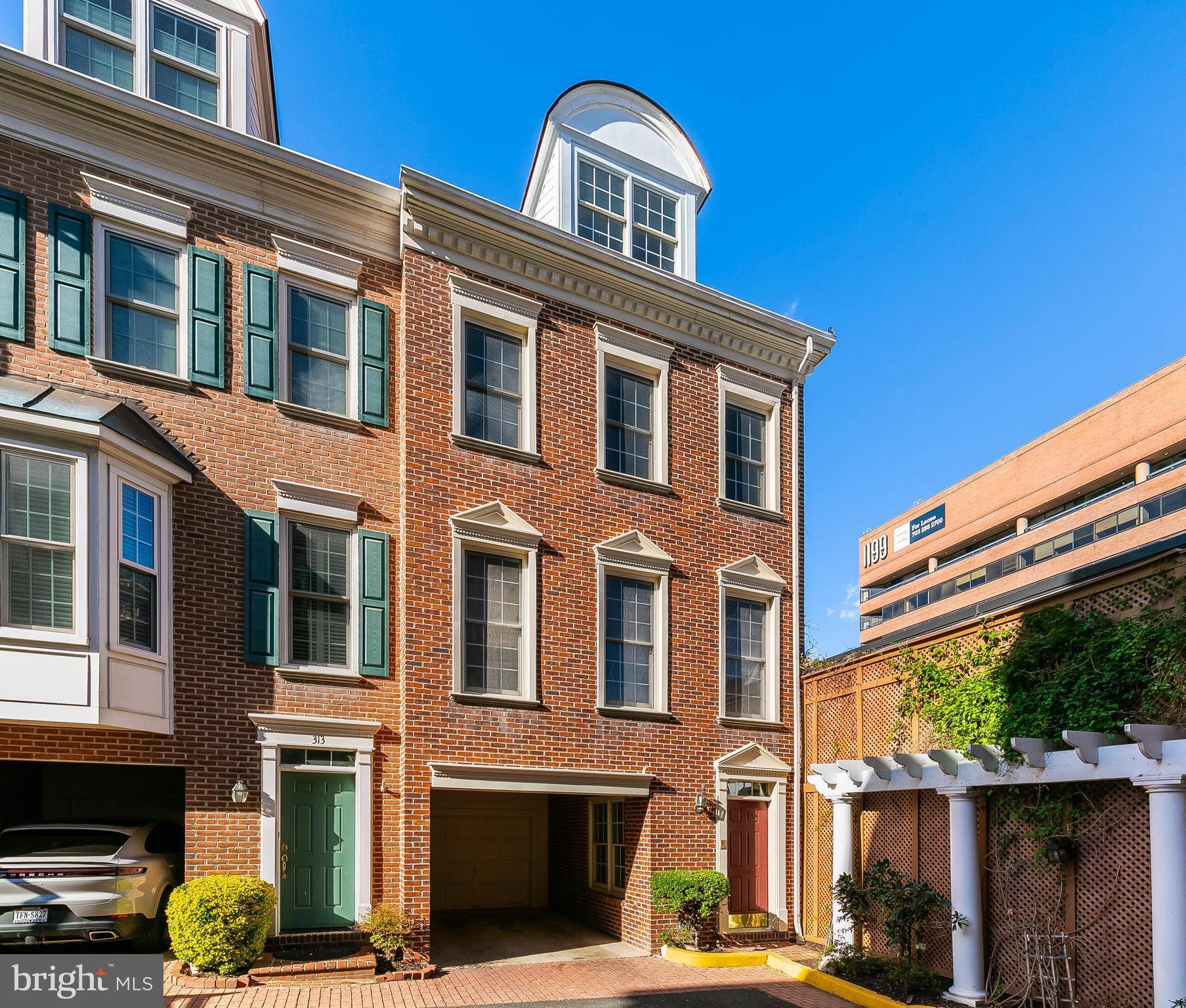 Alexandria, VA 22314,311 HEARTHSTONE MEWS