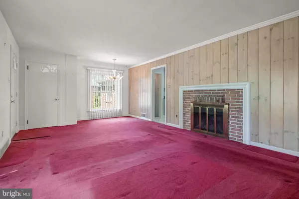 York, PA 17402,2215 DIXIE DR