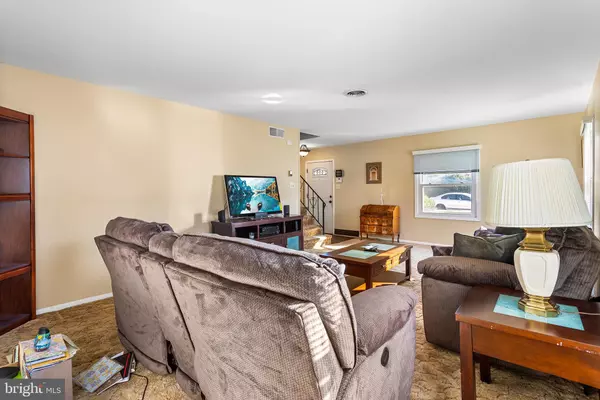Willingboro, NJ 08046,123 PLUMTREE LN