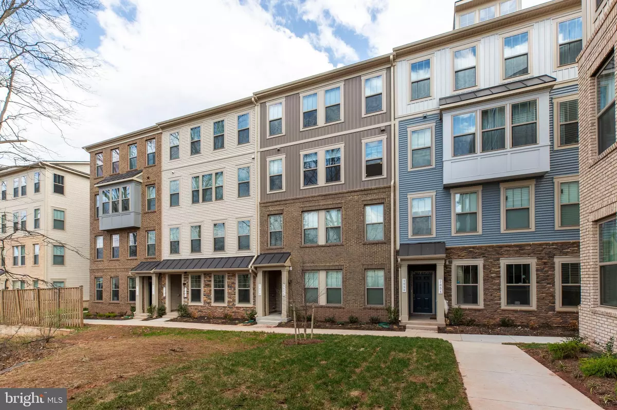Manassas Park, VA 20111,707 THOMAS LN #B