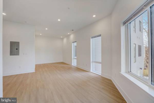 Philadelphia, PA 19104,4324 LANCASTER AVE #2 BED, 1.5 BATH
