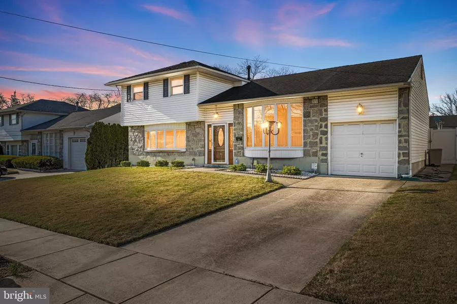 233 ROBERTS AVE, Bellmawr, NJ 08031