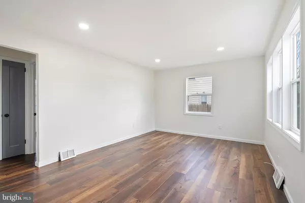 Clementon, NJ 08021,221 COUNTISS AVE