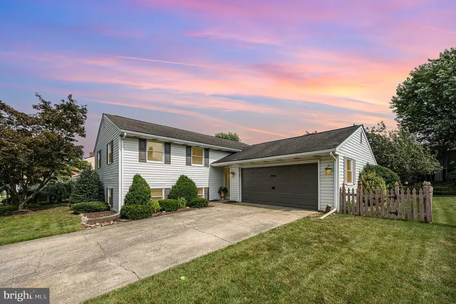 1016 TEAKWOOD LN, Enola, PA 17025