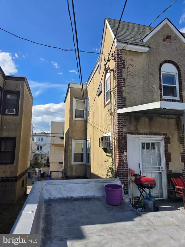 Upper Darby, PA 19082,210 LONG LN