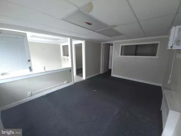 Upper Darby, PA 19082,210 LONG LN