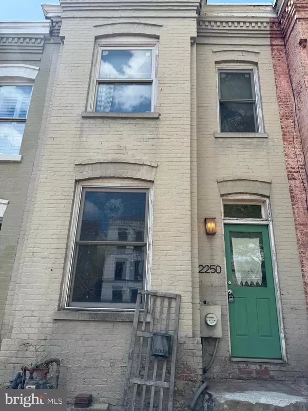 2250 12TH ST NW, Washington, DC 20009