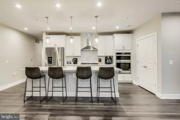 100 SAINT IVES PL #208, Oxon Hill, MD 20745
